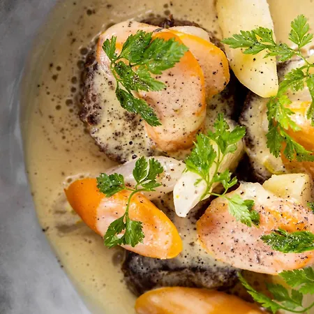 Отель Mercure Compiegne Sud