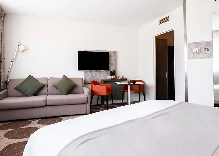 Hotel Mercure Compiegne Sud 4*