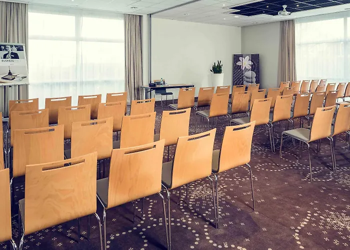 Отель Mercure Compiegne Sud 4*